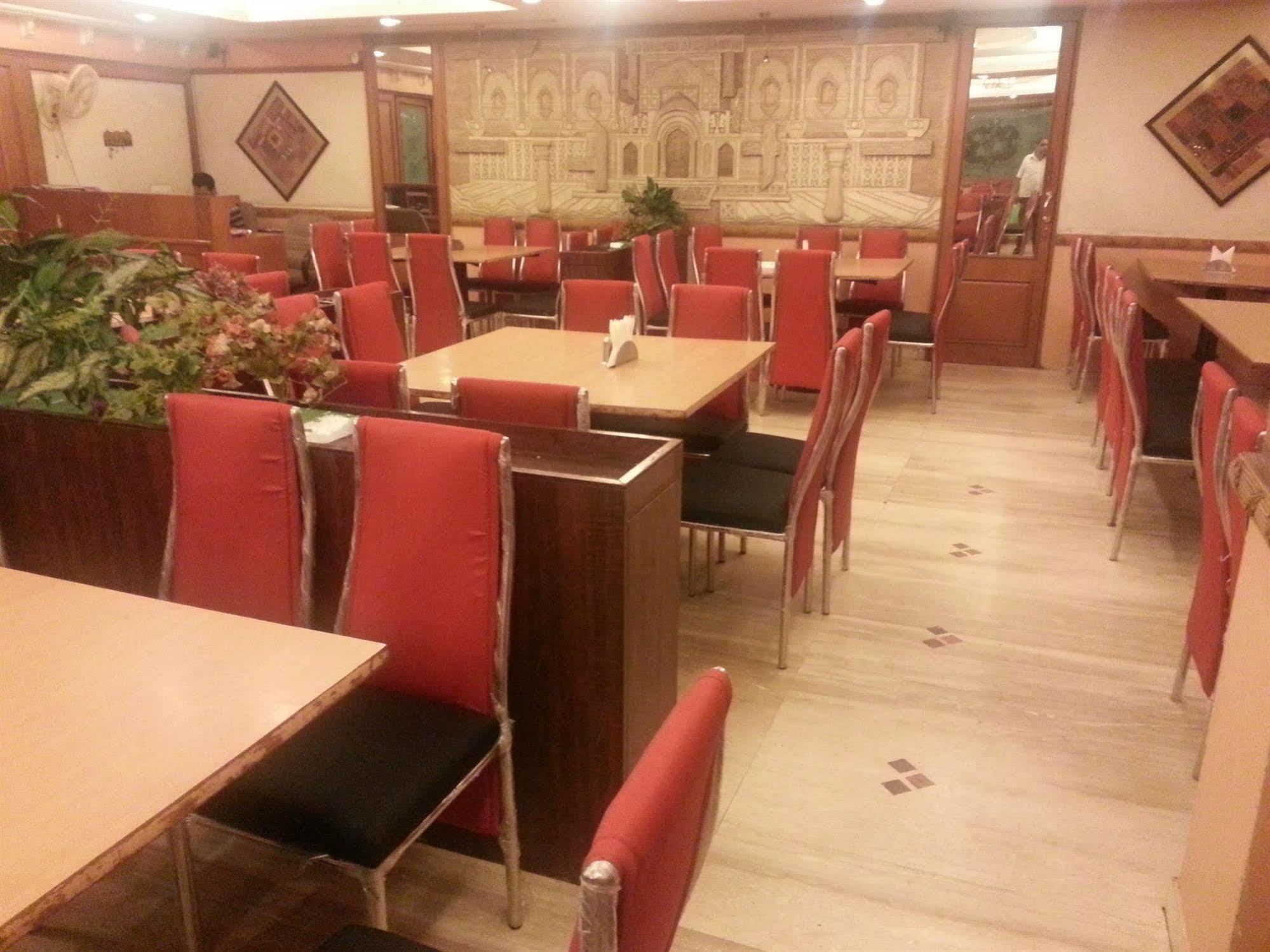 Hotel Tara International Hajdarabad Zewnętrze zdjęcie
