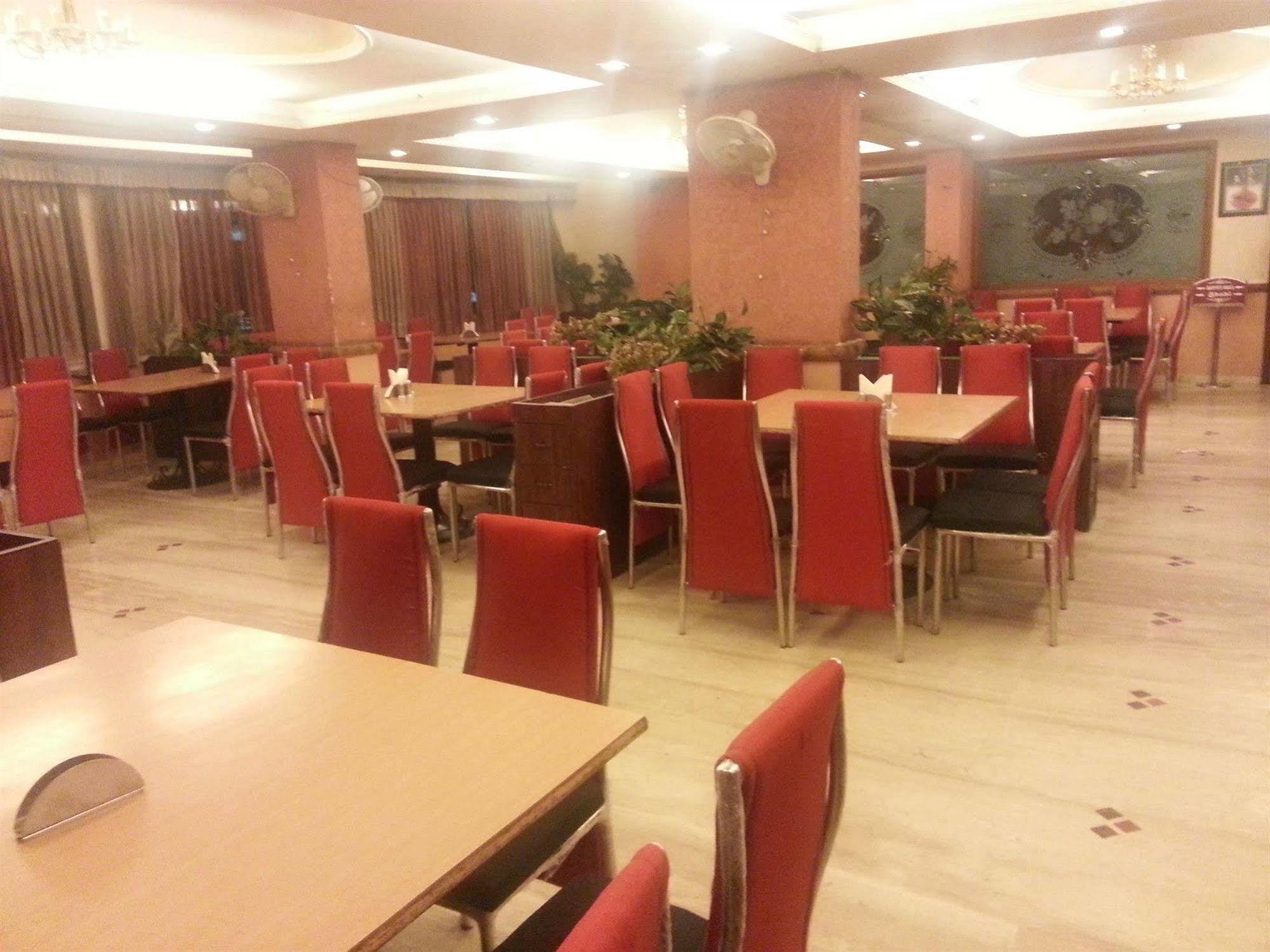 Hotel Tara International Hajdarabad Zewnętrze zdjęcie